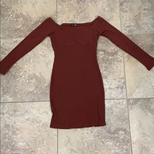 SLEEVED MIDI DRESS